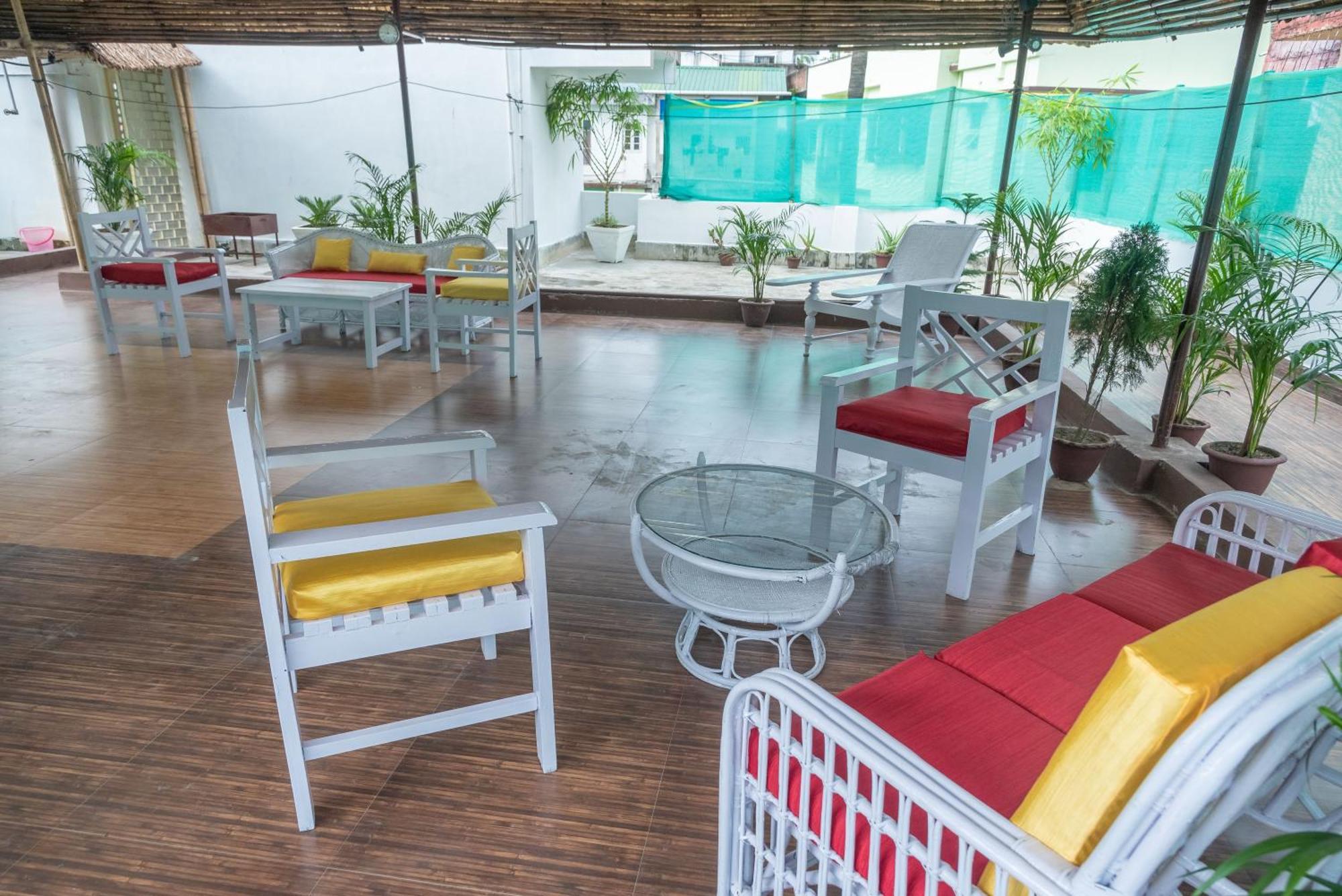 Bed and Breakfast The Urban Grandeur 1 Guwahati Exterior foto