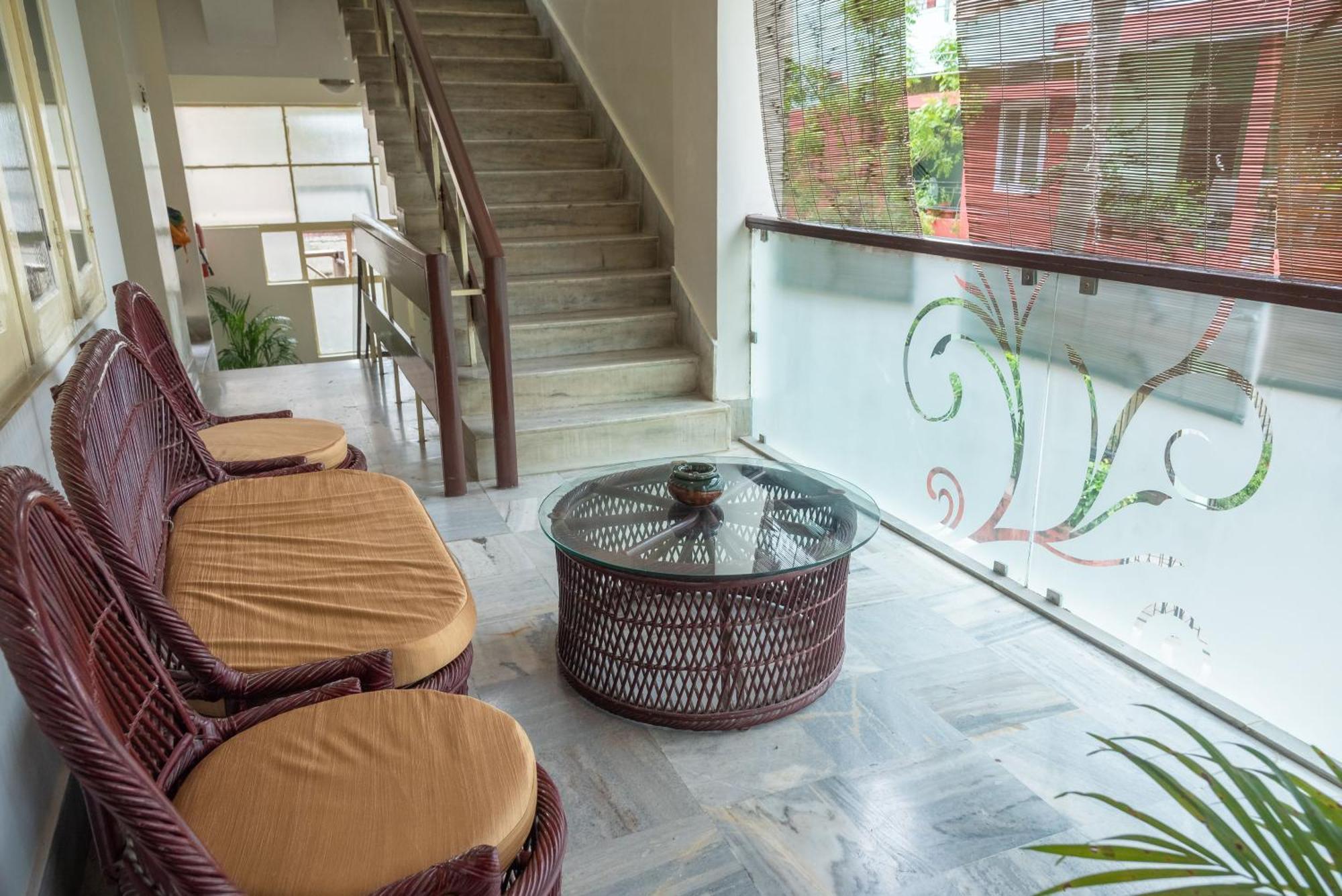 Bed and Breakfast The Urban Grandeur 1 Guwahati Exterior foto